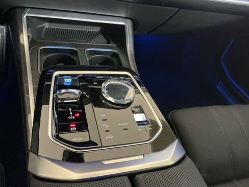 Certified 2024 BMW i7 xDrive60 w/ Executive Package image 13