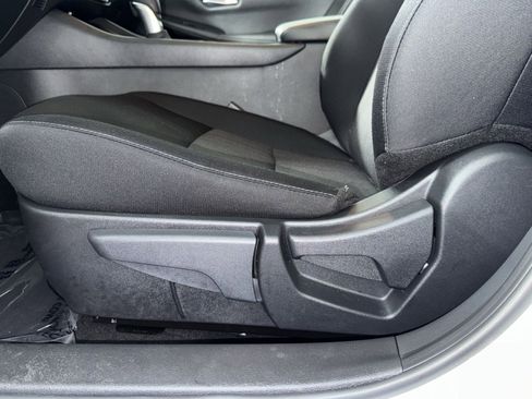 Used 2025 Nissan Sentra SV image 14