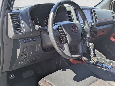 Used 2022 Nissan Frontier PRO-4X w/ Technology Package AWD/4WD image 10