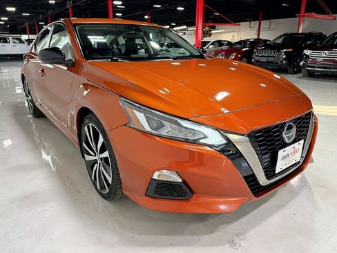 Used 2020 Nissan Altima 2.5 SR w/ Premium Package image 7