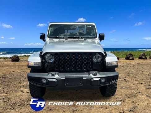 Used 2023 Jeep Gladiator Sport AWD/4WD image 11