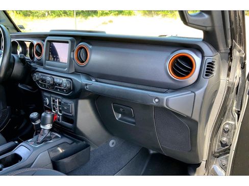 Used 2021 Jeep Gladiator Mojave w/ Cold Weather Group AWD/4WD image 15
