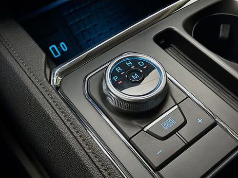 Used 2022 Ford Expedition XLT image 17