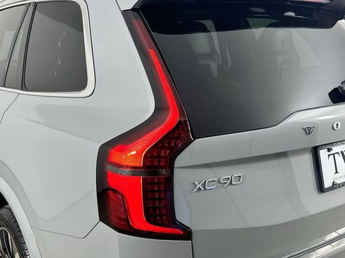 Used 2026 Volvo XC90 B6 Plus w/ Protection Package Premier AWD/4WD image 12