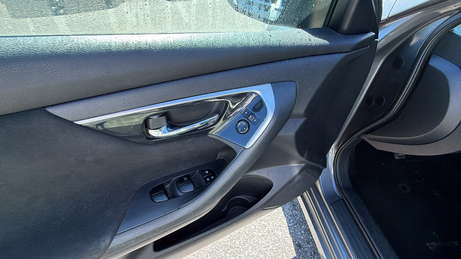 Used 2014 Nissan Altima 2.5 S w/ Sport Value Package FWD image 15