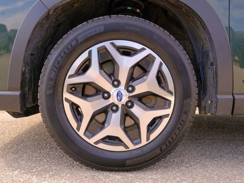 Used 2024 Subaru Forester Premium image 38