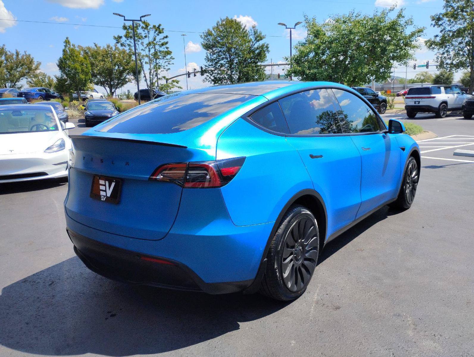 Used 2021 Tesla Model Y Long Range AWD/4WD image 7