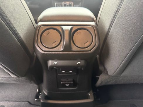 Used 2025 Jeep Wrangler Unlimited Sahara w/ Safety Group AWD/4WD image 38