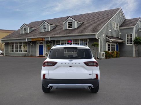 Used 2025 Ford Escape SE image 5