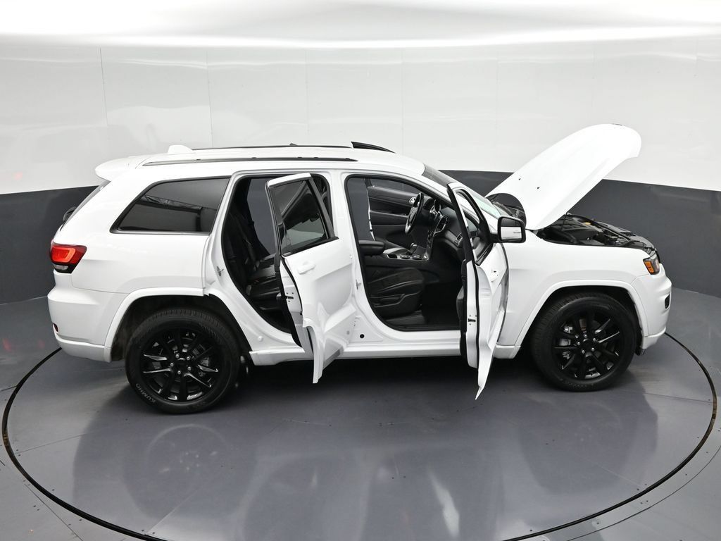 Used 2021 Jeep Grand Cherokee Laredo X RWD image 40