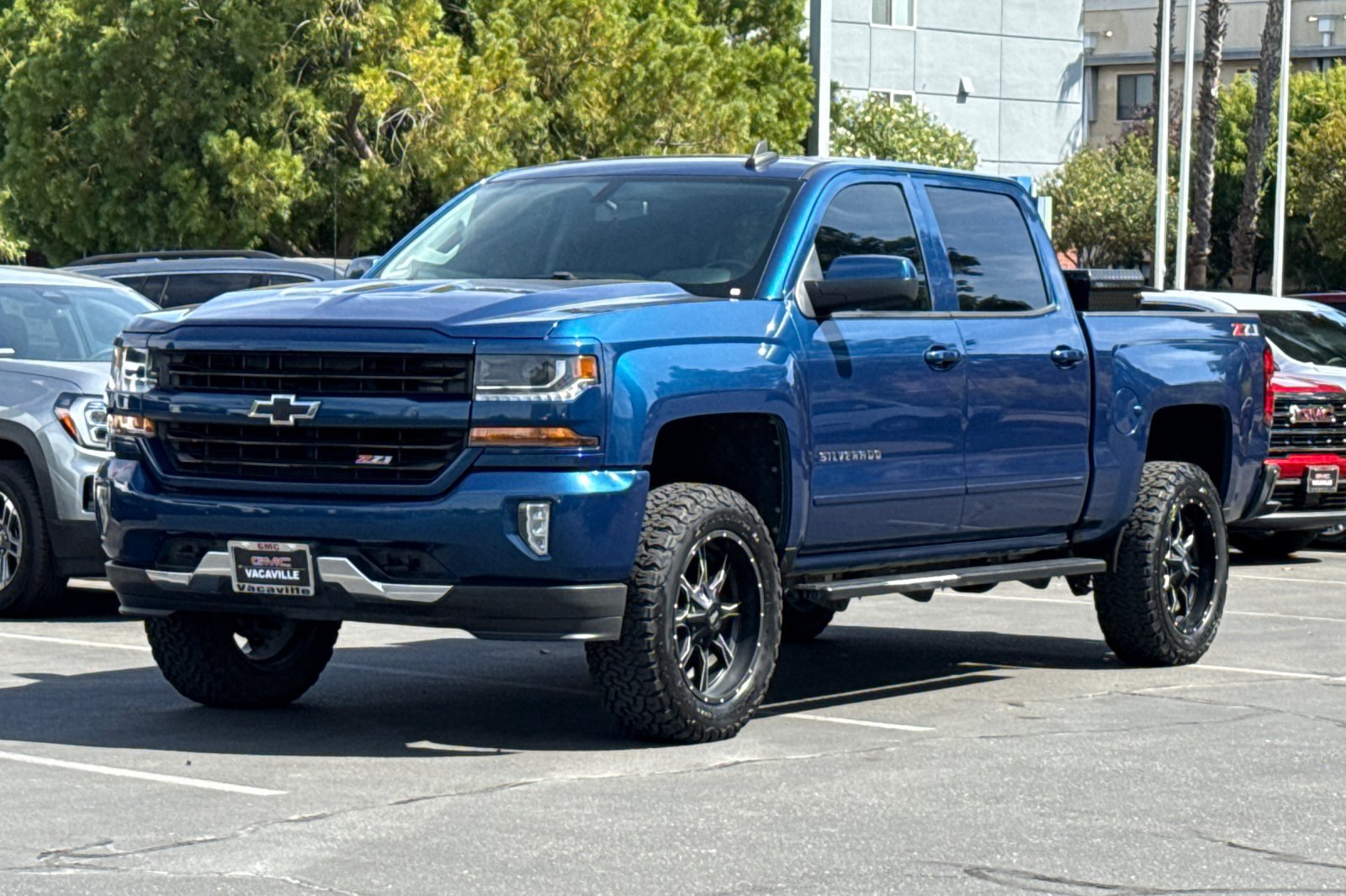 Used 2018 Chevrolet Silverado 1500 LT w/ All Star Edition AWD/4WD image 9