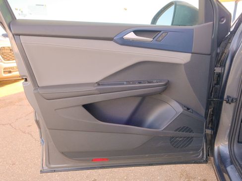 Used 2024 Volkswagen Taos SE image 26