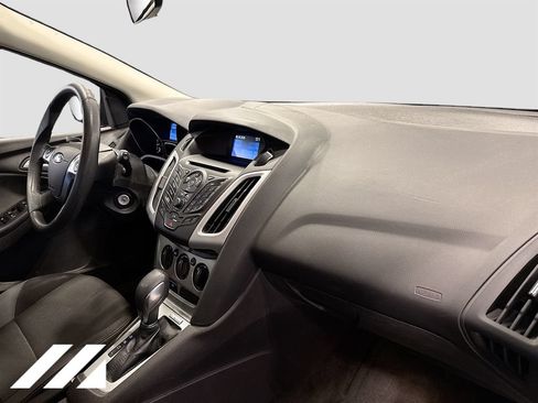 Used 2014 Ford Focus SE FWD image 28