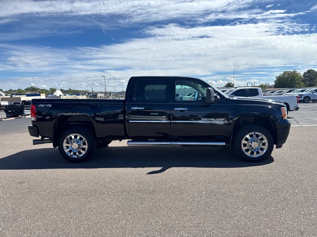 Used 2013 GMC Sierra 3500 Denali AWD/4WD image 6