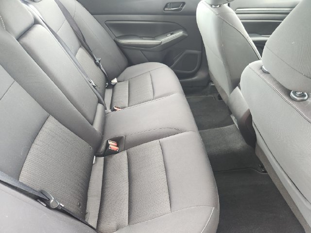 Used 2025 Nissan Altima 2.5 SV FWD image 31