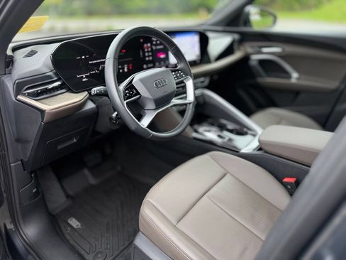 Certified 2025 Audi Q5 Premium w/ Convenience Package AWD/4WD image 13