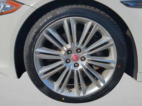 Used 2015 Jaguar XJ L Portfolio image 22