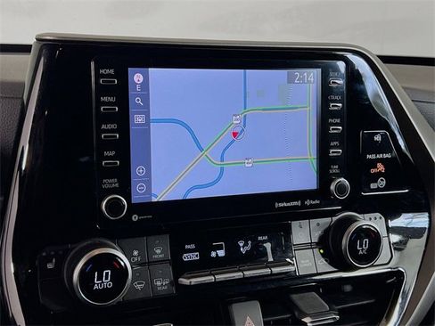 Used 2021 Toyota Highlander XLE image 13