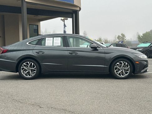 Used 2022 Hyundai Sonata SEL image 3