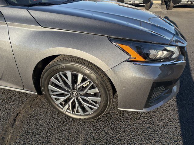 Used 2025 Nissan Altima 2.5 SV FWD image 4