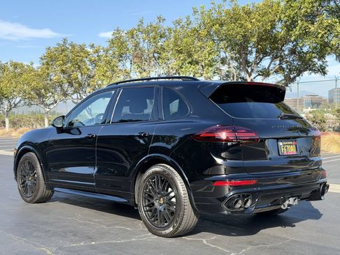 Used 2017 Porsche Cayenne GTS AWD/4WD image 7