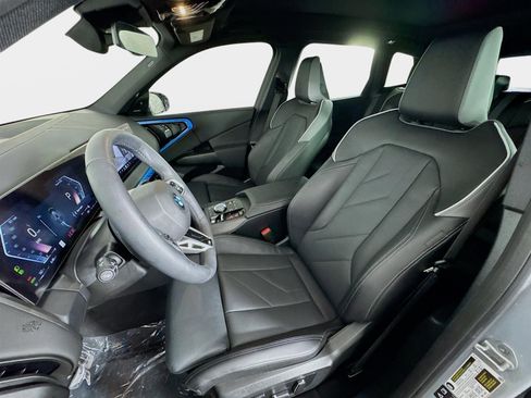 Used 2025 BMW X3 xDrive30i w/ Premium Package image 11