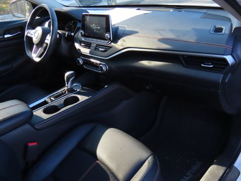 Used 2020 Nissan Altima 2.0 SR image 10