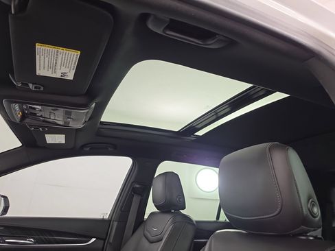 Used 2021 Cadillac XT6 Premium Luxury FWD image 31