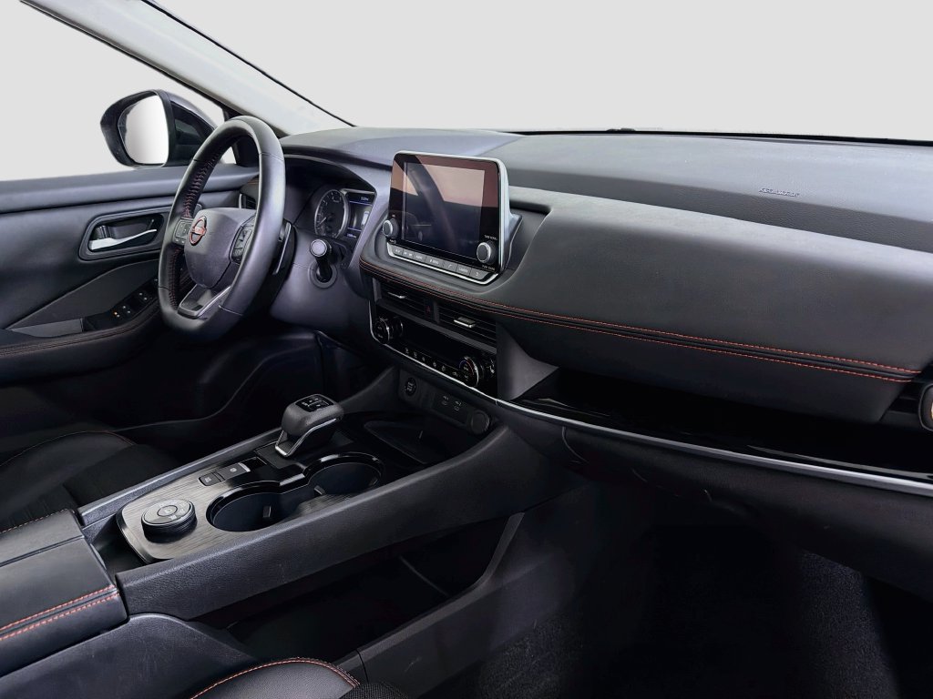 Used 2025 Nissan Rogue SV AWD/4WD image 31
