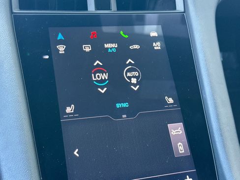 Certified 2021 Porsche Taycan image 20