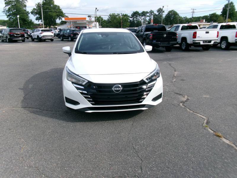 Used 2025 Nissan Versa SV FWD image 3