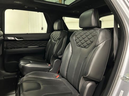 Used 2020 Hyundai Palisade Limited w/ Winter Weather Package AWD/4WD image 29