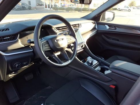 New 2025 Jeep Grand Cherokee L Altitude AWD/4WD image 7