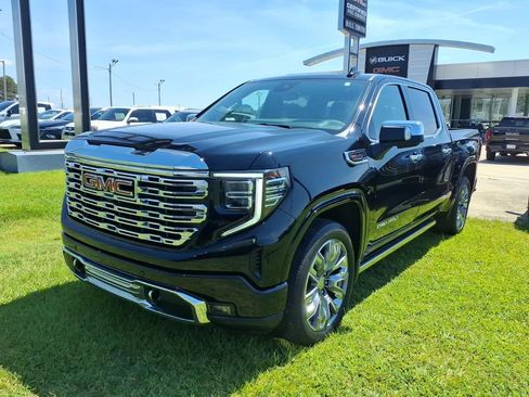 Used 2024 GMC Sierra 1500 Denali AWD/4WD image 3
