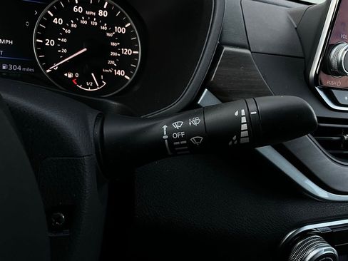 Used 2025 Nissan Altima 2.5 SV image 35