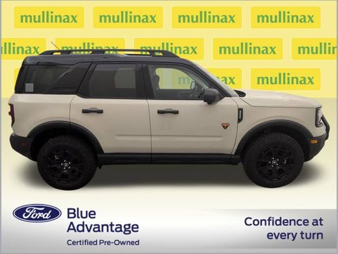 Used 2025 Ford Bronco Sport Badlands w/ Sasquatch Badlands Package image 2