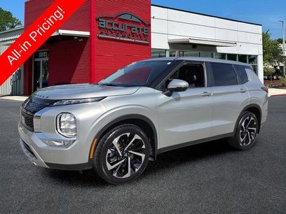 Used 2023 Mitsubishi Outlander SE