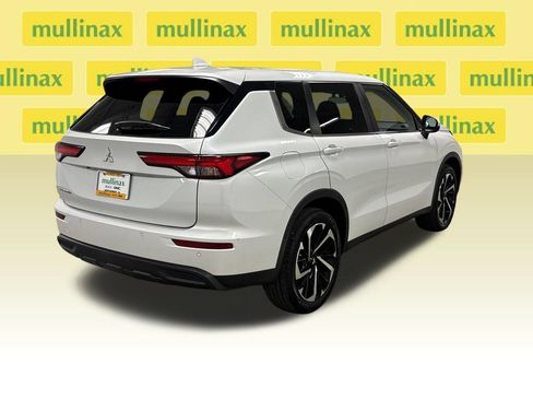 Used 2022 Mitsubishi Outlander ES FWD image 18