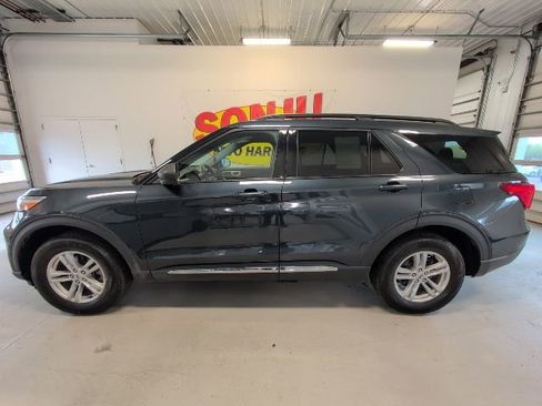Certified 2023 Ford Explorer XLT AWD/4WD image 2