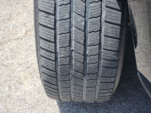 Used 2015 Chevrolet Suburban LT RWD image 11