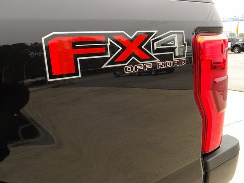 Used 2019 Ford F250 Lariat w/ Lariat Ultimate Package image 35