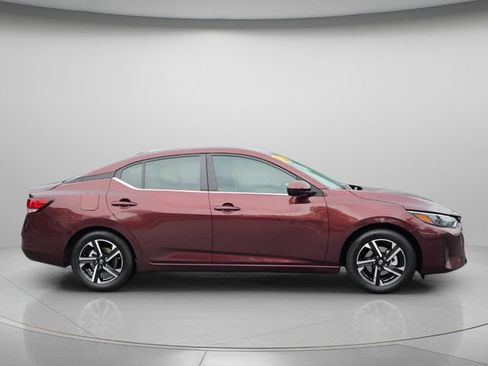 Used 2024 Nissan Sentra SV FWD image 9