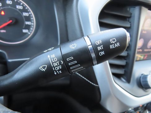 Used 2023 GMC Acadia SLE w/ Driver Convenience Package image 23