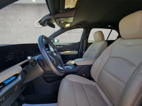 Used 2025 Cadillac XT4 Premium Luxury image 19