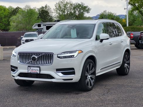 Certified 2024 Volvo XC90 T8 Plus AWD/4WD image 4