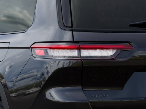 New 2025 Jeep Grand Cherokee L Limited w/ Luxury Tech Group II AWD/4WD image 33