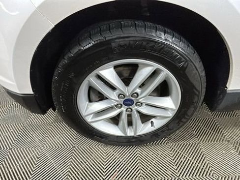 Used 2018 Ford Edge SEL w/ Equipment Group 201A AWD/4WD image 10