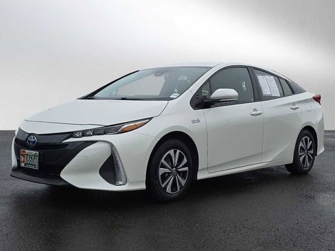 Certified 2018 Toyota Prius Prime Plus image 9