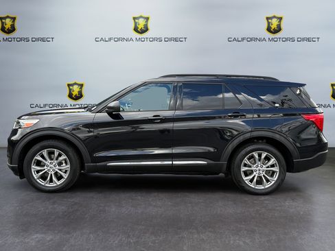 Used 2020 Ford Explorer XLT w/ Equipment Group 202A image 2