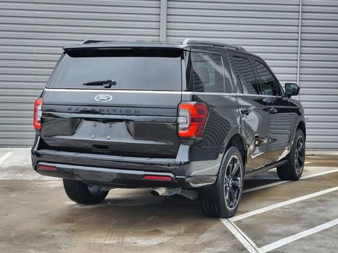 Used 2023 Ford Expedition Limited RWD image 7